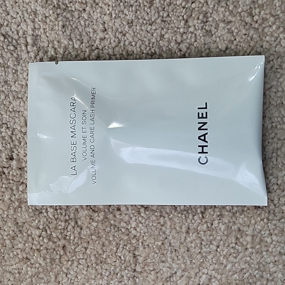 Chanel Sampler Gift Set - Picture 3 of 10